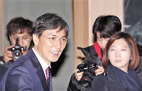 안희정 前 충남지사는 가정으로 돌아갈 의무를 질 수 있을까
