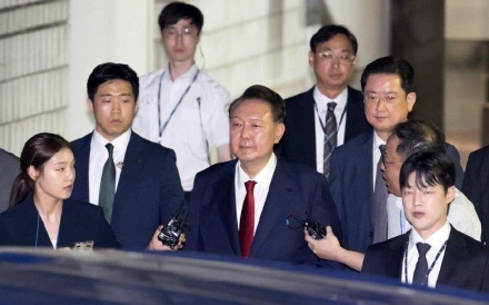 더불어민주당 “여론조사 조작·공천 거래 사실이라면 윤석열 당선 무효…특검 철저 수사 촉구”