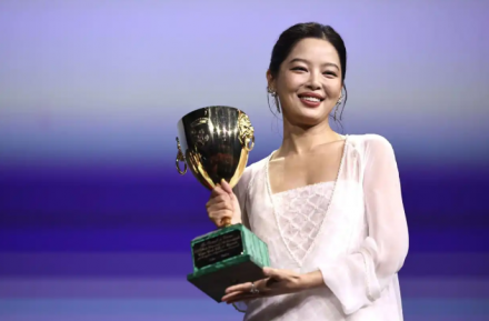 中 배우 신즈레이, 베니스 국제영화제 여우주연상 수상