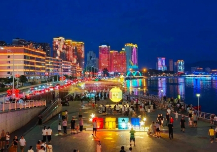 연길 ‘빈허윈랑(滨河云廊)’ 개통…도시 남북 잇는 새로운 문화관광 명소로