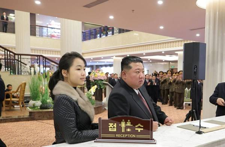 김주애, 군사 무대 넘어 민생 현장까지…‘후계 구도’ 신호 강화되나