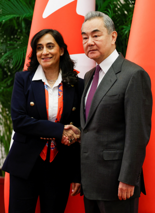 “중국은 여전히 파괴적 세력인가”… 캐나다 외교장관, 베이징서 답변 회피