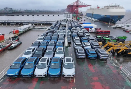 中 자동차, 생산·판매 3400만대…신에너지차 11년 연속 세계 1위