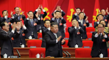 시진핑, 김정은에 축전… “조선로동당 총비서 재추대 축하”