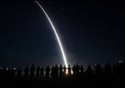 이란 여학교 미사일 피격… 여학생 40명 사망·48명 부상