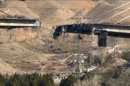 “美·이스라엘, 이란 ‘카라지 대교’ 공습…사망자 13명으로 늘어”