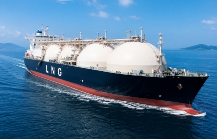 중국, 초대형 LNG선 인도…한중 조선 경쟁 본격화