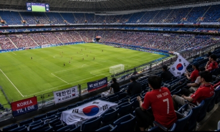 한국, 남아공에 발목 잡혀…32강 운명은 마지막 계산대로
