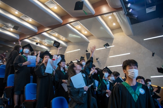 끝이 아닌 새로운 시작!  KIS 졸업을 축하합니다