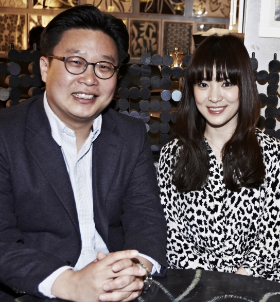 송혜교, 中 창사임시정부청사에 안내서 기증