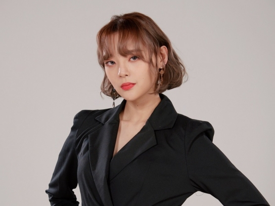 걸그룹 DMZA 멤버 수현, "손에 꼽히는 보컬이 되고 싶어"
