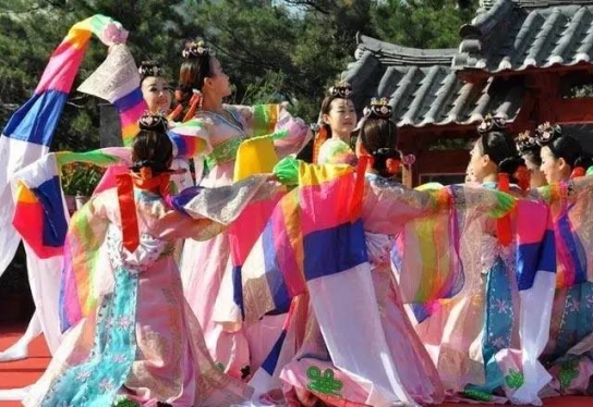 연변조선족자치주 상주인구 194만 1700명