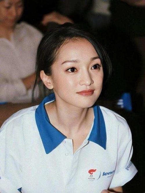 18세 저우쉰의 마네킹 그림, 그것은 예술을 위한 그녀의 헌신