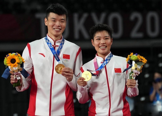 中 18번째 금메달! 왕이류/황둥핑, 배드민턴 혼합복식 우승