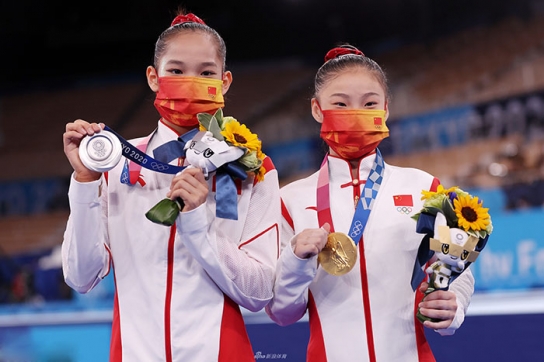 中 32번째 금메달! 구안첸첸, 여자 체조 평균대 금메달 획득