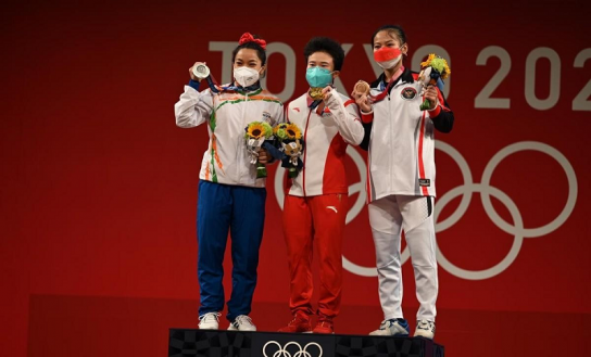 中, 금메달리스트 1위, 美에 무려 8매 차로 앞서