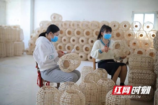 中 광시 핑난현 핑산진, 손재주로 엮어내는 대산업