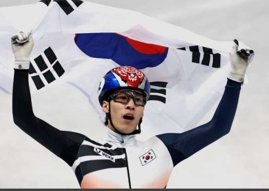 한국 첫 금메달 ! 황대헌, 헝가리 리우 형제 꺾고 우승