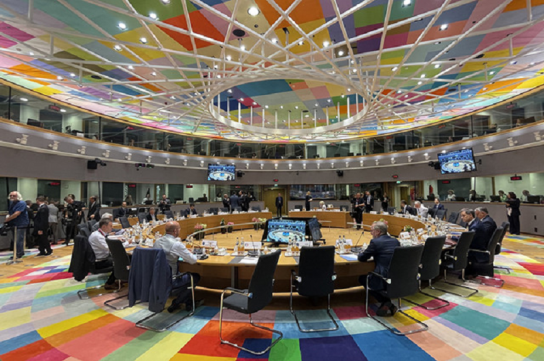 우크라이나, EU 가입 ‘넘버카드’ 획득…도전은 이제부터