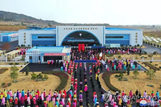 北 '대성산 아이스크림 공장' 완공…김정은 프로젝트 발기