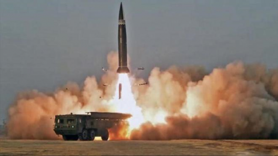 북한, 미사일 2발 발사‥일본배타적경제수역 밖 낙하