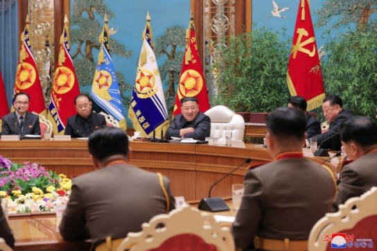 北 김정은 군에 '전쟁 준비' 지시