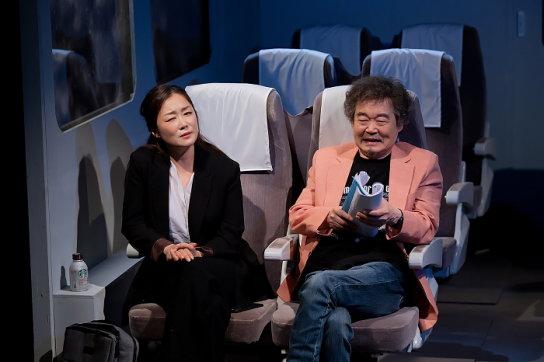 55년차 관록의 배우 주호성 열연!! 놀랄 수 있다!! 연극 ‘어느날 갑자기’