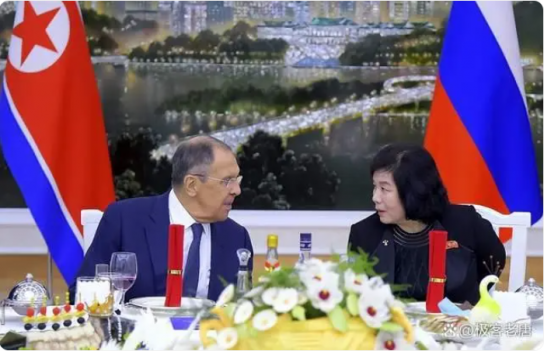 러 외무장관, 한반도 안보 정기협상 주장