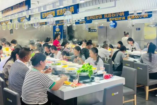 中, 2023년 요식업 수입 20.4% 증가... 5조 위안 돌파