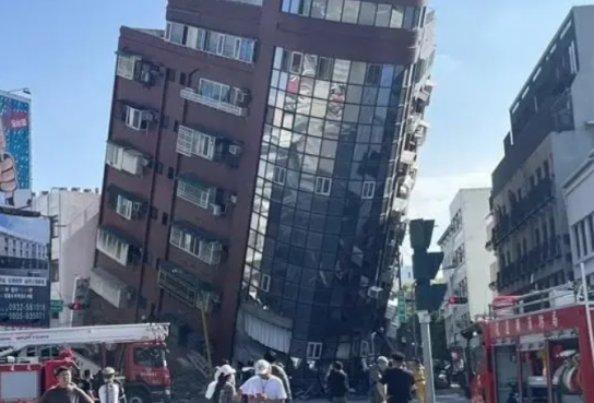 대만 화롄 규모 7.3 지진 발생, 9명 사망·821명 부상·127명 고립