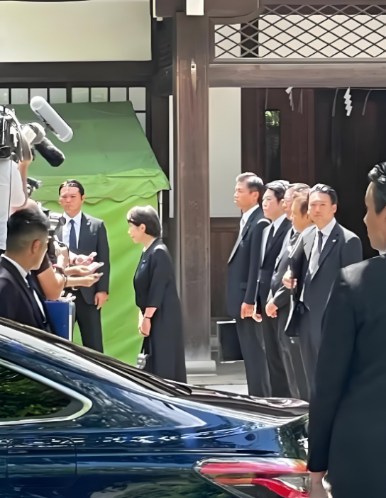 기시다 후미오, 야스쿠니신사에 공물 봉납...국제사회 규탄