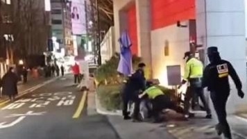 윤석열지지자 주한 중국대사관 난입 시도하다 체포
