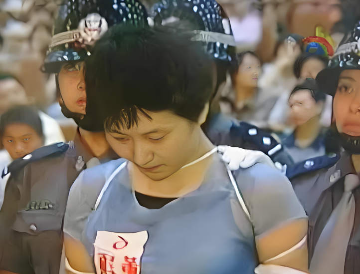 董颖.png